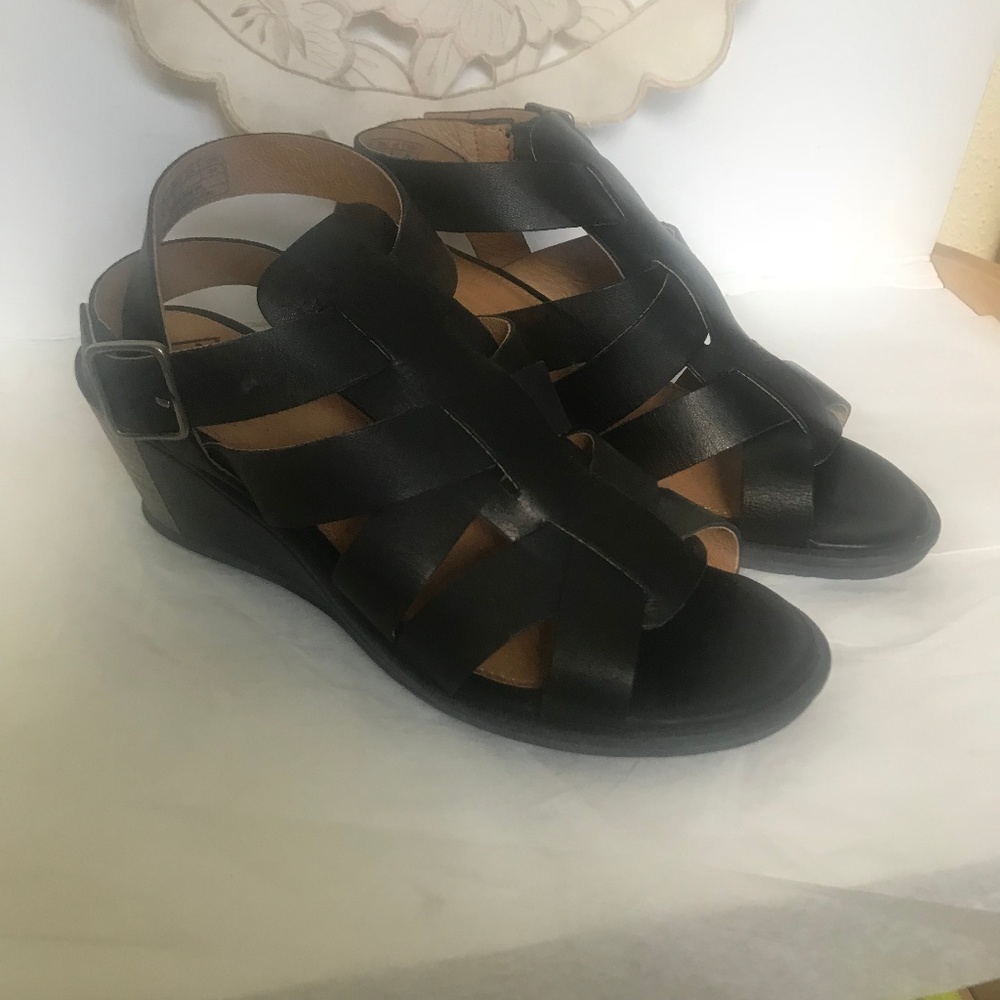 Palladium Shannon VGT Women's sandals.